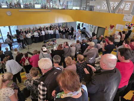 Ljudske pevke Cebelice 25 let delovanja (1)